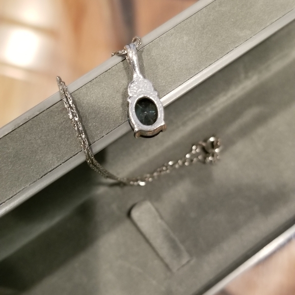 18kt gold chain necklace with blue ruby pendant - Picture 6 of 6